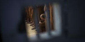 Κατηγορούμενοι μαχητές του Ισλαμικού Κράτους (ISIS) σε φυλακή της Συρίας, Παρασκευή 31 Ιανουαρίου 2025 – Φωτ: AP /Bernat Armangue)