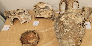 Σύλληψη 50χρονου στην Κηφισιά για αρχαία -Κατασχέθηκαν τμήματα αμφορέων