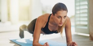 Άσκηση «σανίδα»/Φωτογραφία: Shutterstock