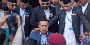 Μπαλέντρα Σαχ, Νεπάλ, πρωθυπουργός, ραπ