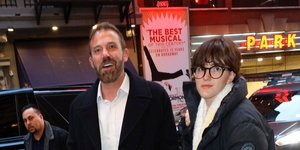 Μπεν Άφλεκ: Σπάνια εμφάνιση με το 17χρονο παιδί του, Φιν, στη Νέα Υόρκη