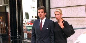 μιντι φουστα