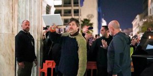 Στιγμιότυπο από τα γυρίσματα του Μπραντ Πιτ στην Αθήνα 