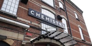 Chemistry Club το σημείο μηδέν της επιδημίας στη Βρετανία