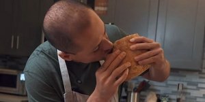 Ο Τσιτσαρίτο σε ρόλο food blogger