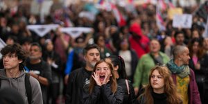 Χιλιάδες μαθητές και φοιτητές στους δρόμους της Χιλής για να υπερασπιστούν τη δημόσια και δωρεάν τριτοβάθμια εκπαίδευση 