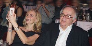 Η Έμυ Λιβανίου σε βραδινή έξοδο με τον σύντροφό της, Πέτρο Παππά