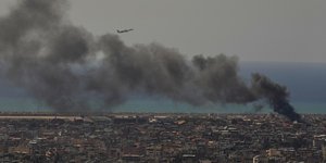 Kαπνοί πάνω από πόλη στον Λίβανο