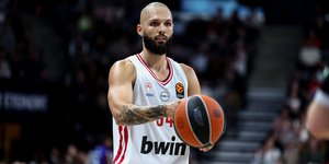 Ο Εβάν Φουρνιέ στον Ολυμπιακό