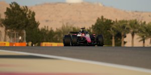 Μηχανοκίνητο της F1 στη πίστα του Μπαχρέιν