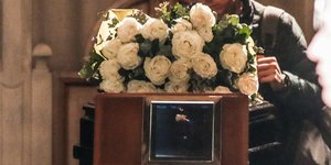 φερετρο λουλουδια