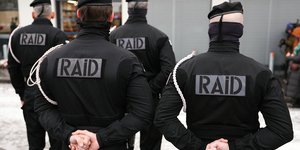 γαλλική αστυνομία, βομβιστική επίθεση, αμερικανική τράπεζα