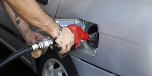 βενζίνη, βενζινάδικα, σύστημα εισροών-εκροών