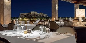 Στο εστιατόριο του ιστορικού ξενοδοχείου «Μεγάλη Βρεταννία»