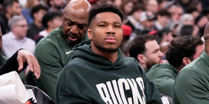 Επιστρέφει στα παρκέ ο Γιάννης Αντετοκούνμπο