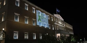 Γλαύκωμα, φωταγωγηση Βουλής για ευαισθητοποίηση