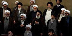 Μέλη της λεγόμενης Συνέλευσης των Ειδικών του Ιράν το 2024