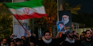 «Το Ιράν δεν θα παραδοθεί» λέει η Τεχεράνη