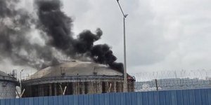 Στις φλόγες διϋλιστήριο στη Χάιφα μετά από ιρανικό πλήγμα