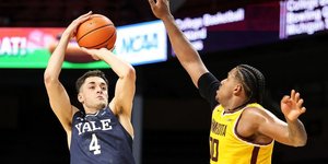 Ο Τζον Πουλακίδας