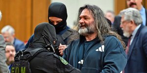 Λαγός, Χρυσή Αυγή