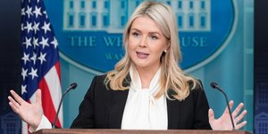 Η εκπρόσωπος του Λευκού Οίκου, Κάρολαϊν Λέβιτ