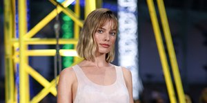 Η Μάργκοτ Ρόμπι με νέο look, με κοντό καρέ στην Εβδομάδα Μόδας του Παρισιού 