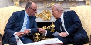 Ο Γερμανός καγκελάριος Φρίντριχ Μερτς στη συνάντησή με τον Ντόναλντ Τραμπ 