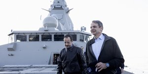 Κυριάκος Μητσοτάκης και Νίκος Χριστοδουλίδης στη φρεγάτα «Κίμων»