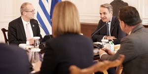 Ο Κυριάκος Μητσοτάκης συναντήθηκε με τον Hans Kluge