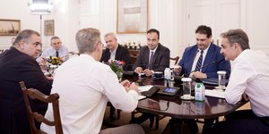 Ο Κυριάκος Μητσοτάκης στη διυπουργική σύσκεψη 