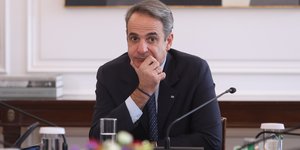 Ο πρωθυπουργός, Κυριάκος Μητσοτάκης στη συνάντηση με τον περιφερειακό διευθυντή του Π.Ο.Υ Hans Kluge 