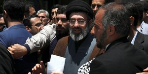 O Μοτζτάμπα Χαμενεΐ είναι ο νέος ανώτατος θρησκευτικός ηγέτης του Ιράν 