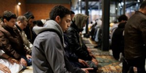 Περισσότεροι από 500 μουσουλμάνοι πήραν μέρος στην τελετή 