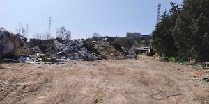 Μπαζα σε χωράφι 