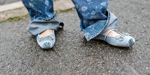 μπαλαρινες σιελ με τετραγωνη μυτη και τζιν παντελονι