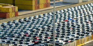 Καινούργια αυτοκίνητα σε ευρωπαϊκό τελωνείο 