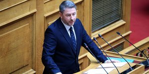 Ο Νίκος Ανδρουλάκης στο βήμα της Βουλής