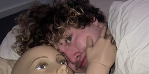 Ο 21χρονος Νορμ από τη Μελβούρνη, αποφάσισε να δοκιμάσει τα όριά του έπειτα από ένα διαδικτυακό ηχητικό πρόγραμμα που αναφερόταν στο ιστορικό πείραμα του Ράντι Γκάρντνερ το 1964 / YOUTUBE