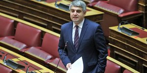 Ο Οδυσσέας Κωνσταντινόπουλος στη Βουλή