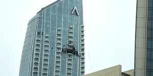 Τρύπα από drone σε ουρανοξύστη στο Ντουμπάι