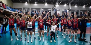 Ο Πανιώνιος «αποκαθήλωσε» τον Ολυμπιακό επικρατώντας με 3-1 σετ