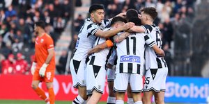 Παίκτες του ΠΑΟΚ πανηγυρίζουν