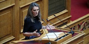 Η πρόεδρος της Κοινοβουλευτικής Ομάδας της Νέας Αριστεράς Πέτη Πέρκα