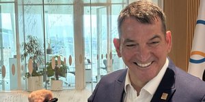 Ο Πύρρος Δήμας υπογράφει στον Τοίχο των Ολυμπιονικών