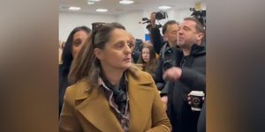 Φωνές από την οικογένεια Πλακιά στη δίκη για τα Τέμπη