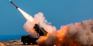 Εκτόξευση αναχαιτιστικού βλήματος από σύστημα Patriot