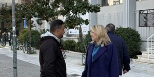 Ο Ρούτσι έξω από τα δικαστήρια Λάρισας