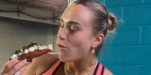 Η Σαμπαλένκα δοκίμασε χοτ ντογκ αξίας 100 δολαρίων και τρελάθηκε