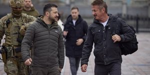 Η συνεργασία των δυο αντρών κατέληξε στο ντοκιμαντέρ «Superpower», το οποίο παρουσιάστηκε στο Φεστιβάλ Βερολίνου / GETTY